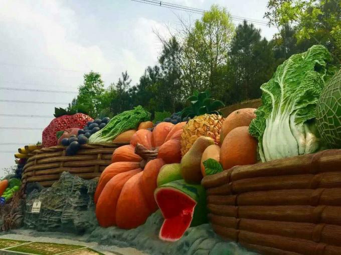 Cute Fruits And Vegetables Topiary Sculpture , Outdoor Garden Sculpture